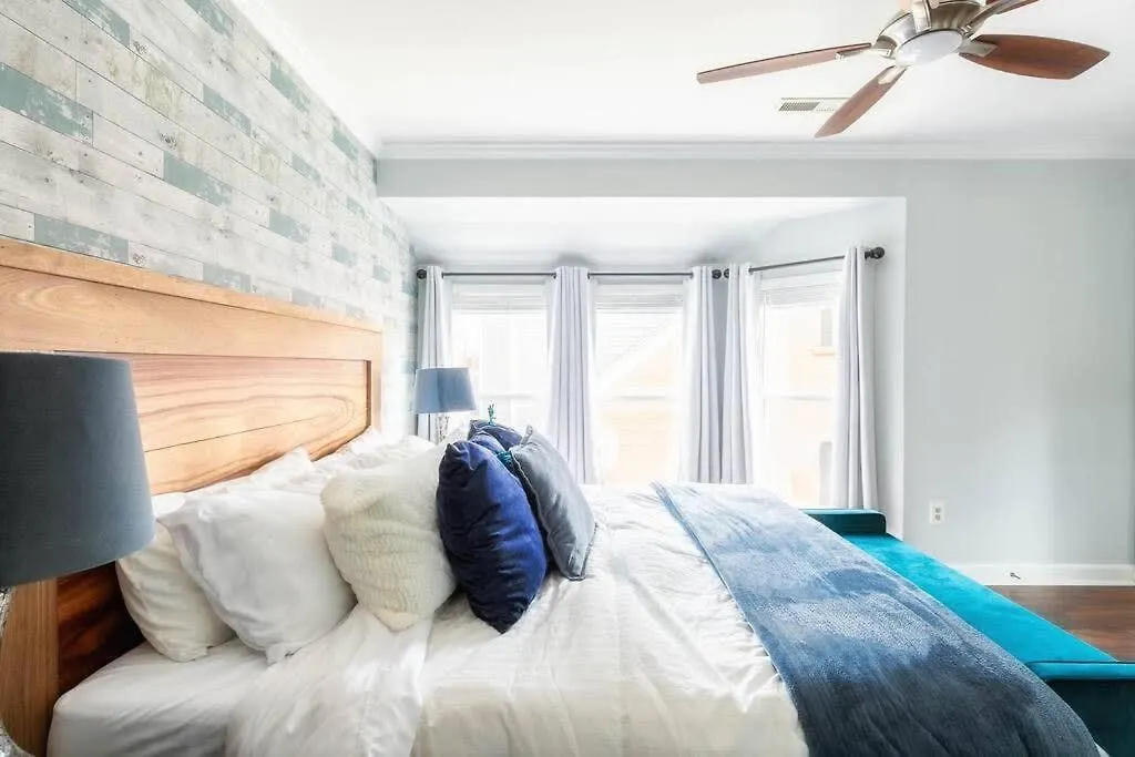 Walk To Broadway Charming Modern Historic Townhome Nashville