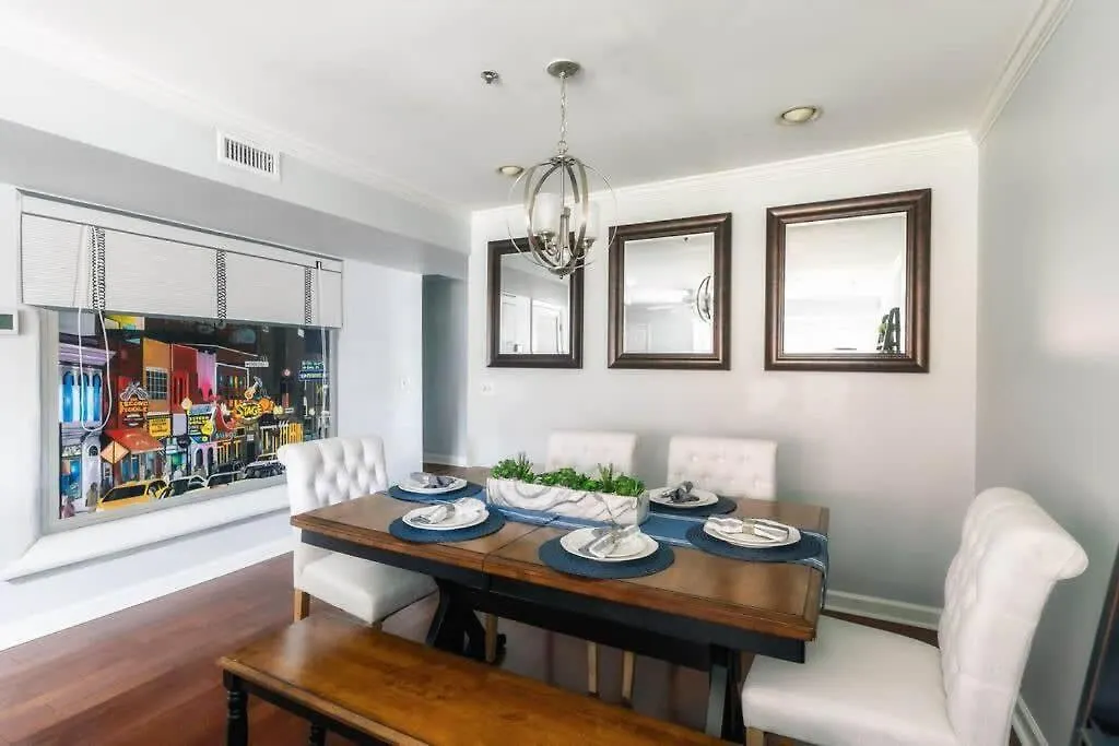 Walk To Broadway Charming Modern Historic Townhome Nashville
