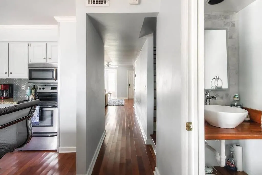Walk To Broadway Charming Modern Historic Townhome Nashville